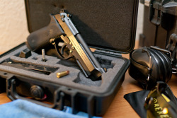 everyday-cutlery:  Beretta 92A1 + Pelican