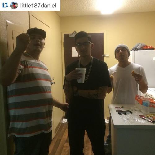 #TBT wit my nigga @aintnotalkin_ and @moneymakinmarcos_ #PoppinBarz #Sippin and doin #Boss shit
