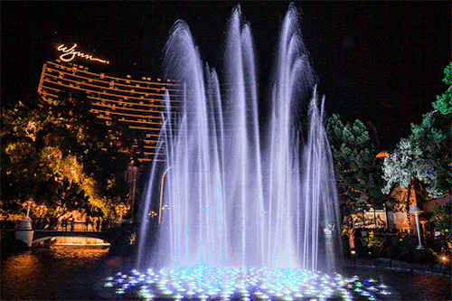 lasvegas:  Light ‘em up up up. ✨💦 