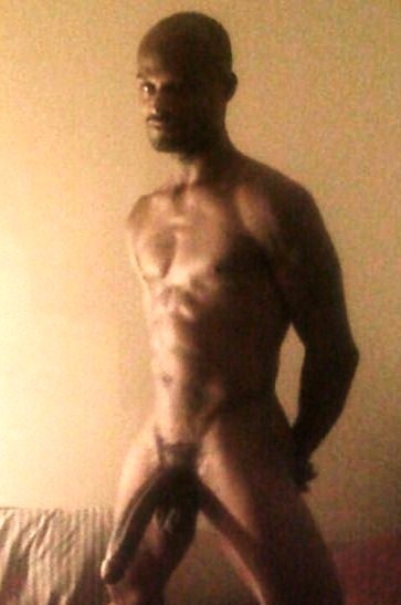 bigthingz:  Too Much Dick For 1 Dude To Have….DAMN!!!!!