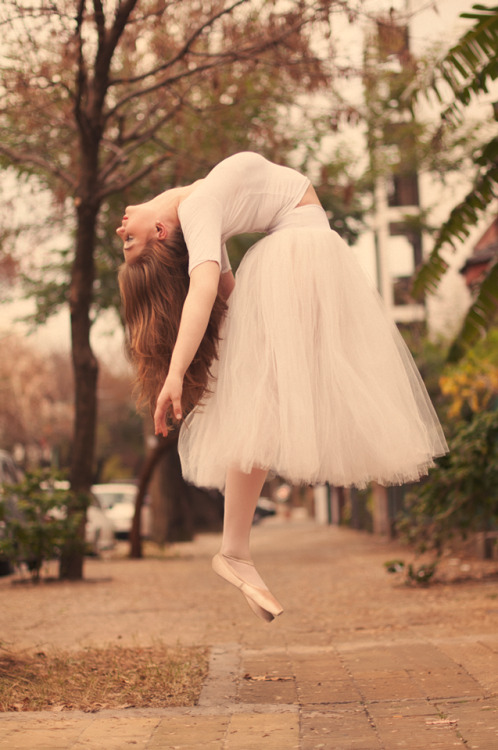 daiaquije:Defying gravity. ph: Dai Aquije / facebook 