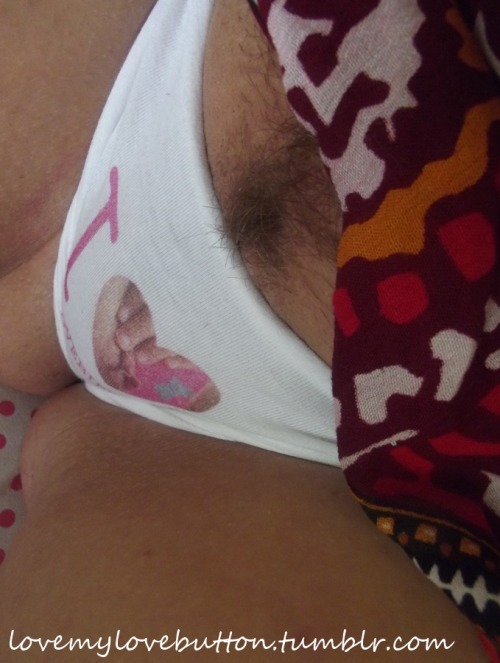 XXX lovemylovebutton:  My shaved pussy lips and photo