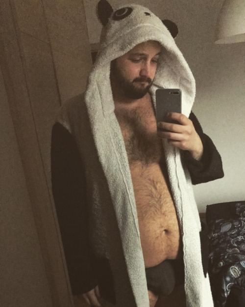 itacubbear:From the other day, still for a #tummytuesday