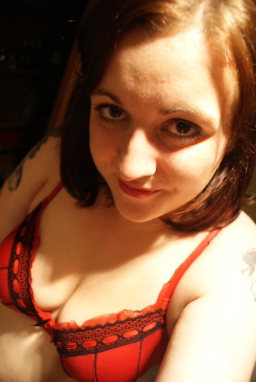 suniasunshine:  And the bra matches the dress ;D