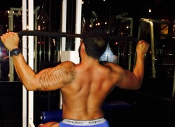 jcakezz:  Working out with Daddy! That back