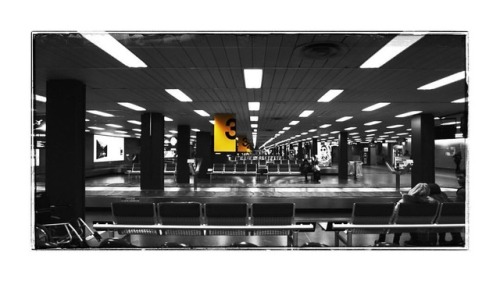 3. #airport #simmetry #perspective #yellow (presso Aeroporto di Milano Linate)