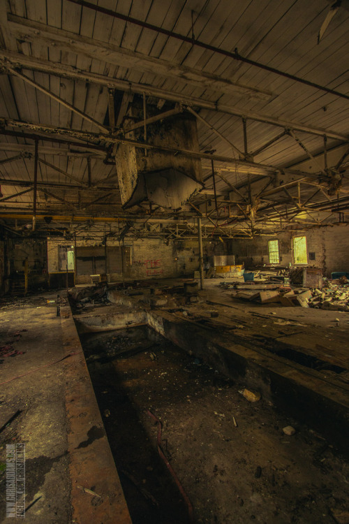 The upper level of a building explored with @Rosaliea Sebastino during our abandoned building road t