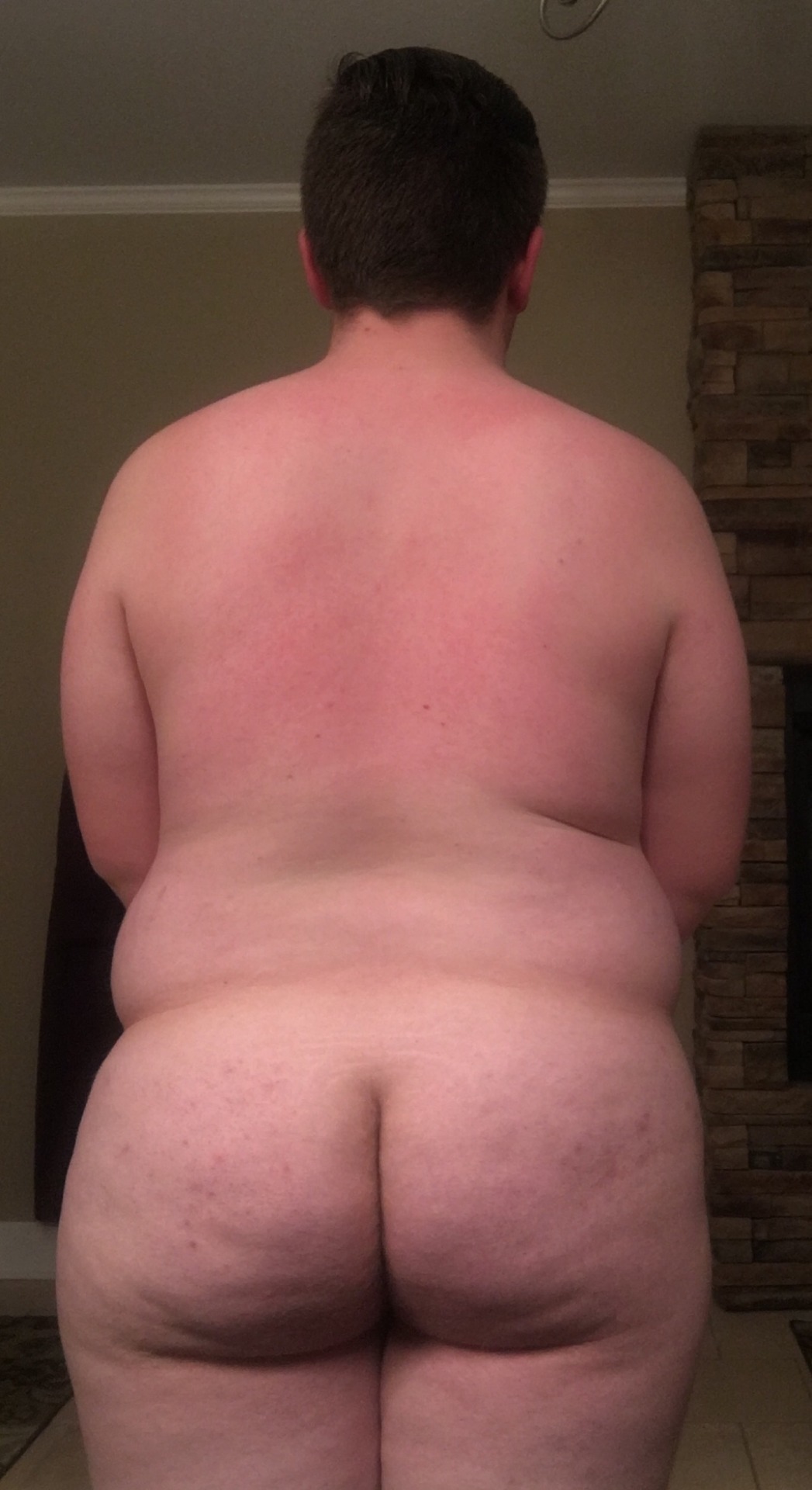 johnnk85:  Hit 900 followers last night! Thank you so much! Headed back to college