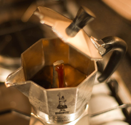 Cuban espresso Ingredients: Dark roasted coffee Brown sugar Water Moka pot Method: Fill the coffee r