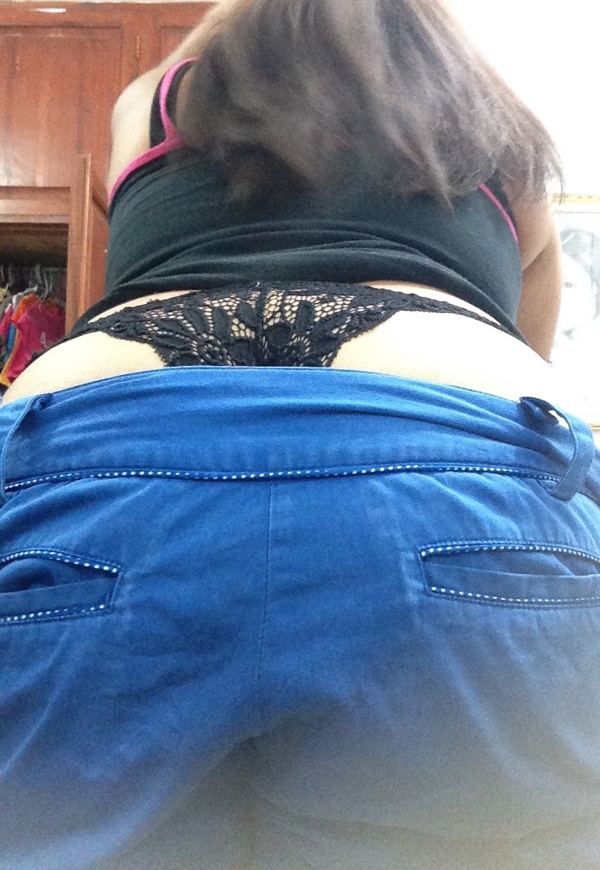 i-wanna-suck:  Una ligera sugerencia puede ser muy excitante  #Disfruten