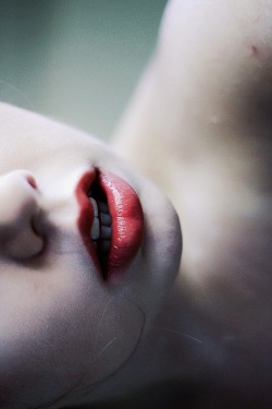 cukurovasex:  dudağa aşık oldum.   »