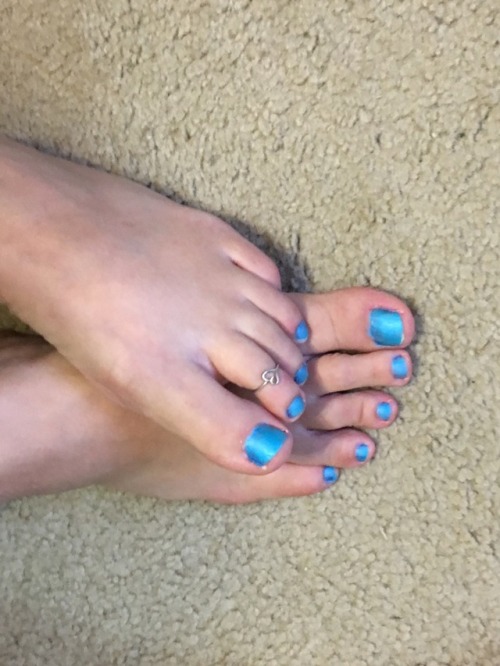 sirsprecious:Work at home days without shoes feel much better….  but I’d still accept a foot massage