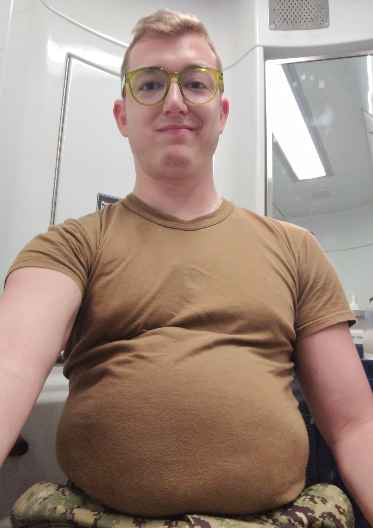 blogartus:bellycentralstation:It&rsquo;s me again, your favorite beer bellied