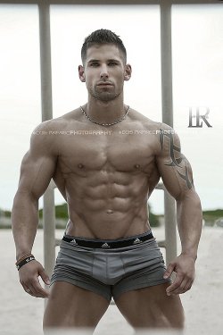 muscle-addicted:  Chris Bohonyi by Luis Rafael