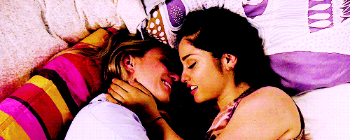lipstick-lesbian:  ♀♡♀