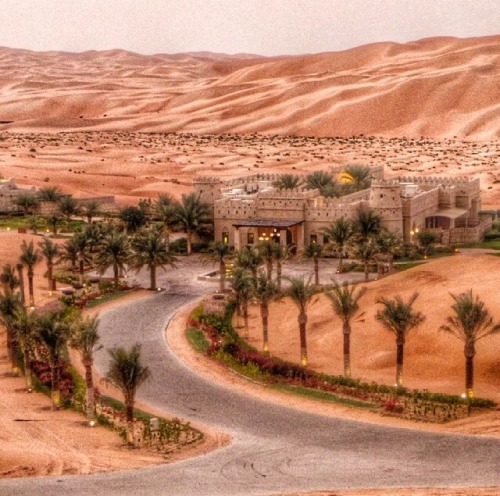hatoonbintabdulmajeedpoetry:  قصر السراب / أبو ظبي / الإمارات  Qasr Al-Sarab/Abu Dhabi/UAE
