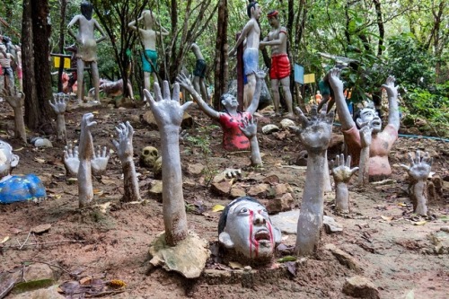 talesfromweirdland:‪Wang Saen Suk, or the Buddhist hell garden, in Thailand. A great day out for the