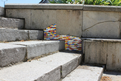 escapekit: Dispatchwork Berlin-based artist Jan Vormann has used tens of thousands of LEGO bricks to