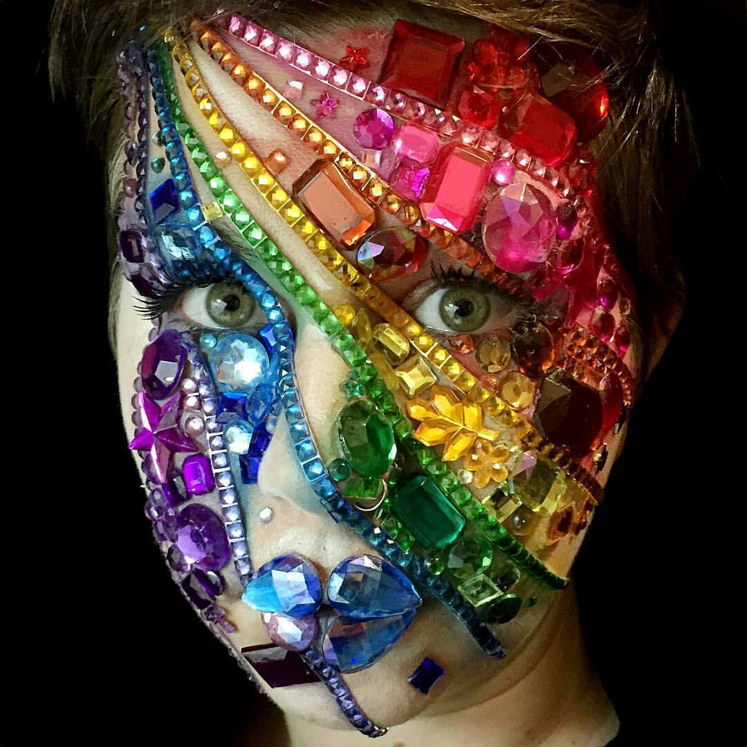 <p>@jocelynmcknz has wowed us with her <br/>
Day 9 :: 🌈 Rainbow 🌈 design <br/>
#31DaysOfFaceArt #31daysoffaceartchallenge #dupemag #rainbow  #trysomethingnew #makeup #art #diy #fun #glitter #faceart #instamakeup</p>