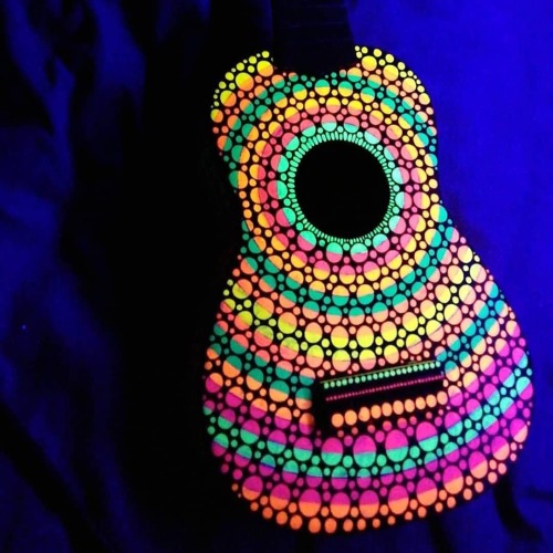 Fluorescent black light reactive uke for sale. 17 cm x 56cm x 6cm using @posca_uk pens #art #artist