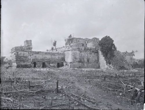 Porn photo tlatollotl:  The Casa de Monjas at Chichen