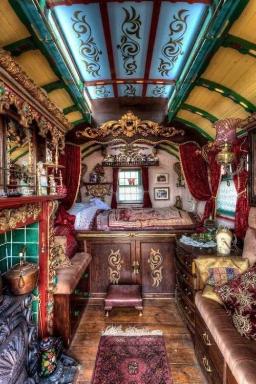 legendary-scholar:The interior view of a Gypsy-owned, horse-drawn caravan built sometime during the 