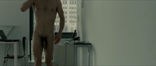 famousnudenaked:  Michael Fassbender nude Frontal “Shame (2011)” 