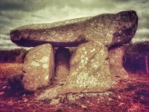 Ty Newydd Prehistoric Burial Chamber, Anglesey, North Wales, 21.7.18.