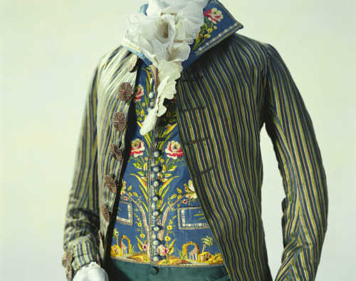 berthiereu:Man’s Suit (coat and waistcoat), 1790s.Coat of blue and green striped silk taffeta and sa