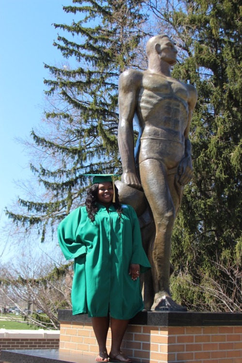 tarynel:  myvirtualinsanityy:  Graduation season blackout!  Congratulations!