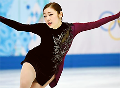 edge-triggered:  whatmakesyoulove:  Yuna Kim, Sochi 2014 (Silver)Figure Skating  Yuna and her gold-medal winning dress.