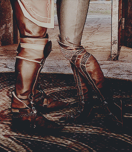 ladytrevelyan:The thought of losing you… I can’t.