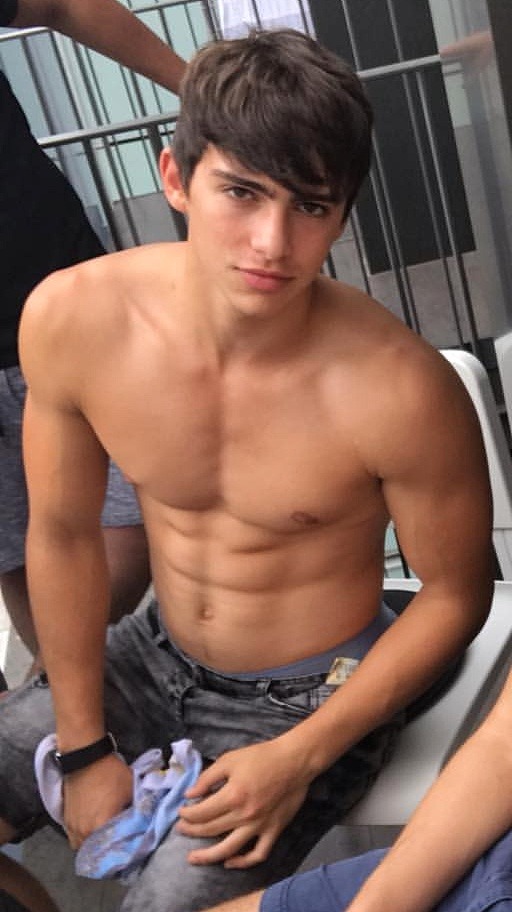 hammonia-man:  That fuck me daddy look!