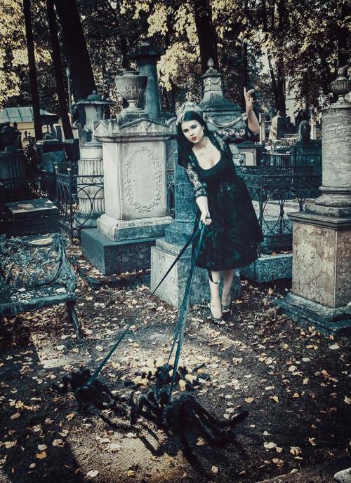 grace-hollow-doll:  Halloween is a perfect  time to embrace your fears and overcome itHappy Halloween, darklings! 