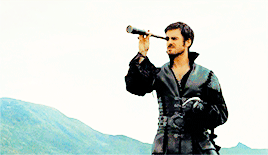 rogerscaptn:MAKE ME CHOOSE ♔captain–kitten asked || Killian Jones Style: Pirate or Modern Man?