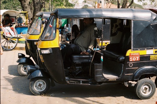 India 2013: Auto rickshaw driver outside the Mysore Palace. 50mm, Nikon F4S, Kodak Portra 400.