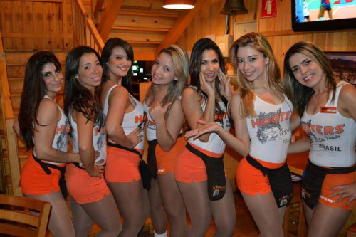 superfructose: The hottest hooters girls … follow for more —&gt; superfructo