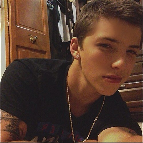 tumblinwithhotties:  Jonathan Sandoval 