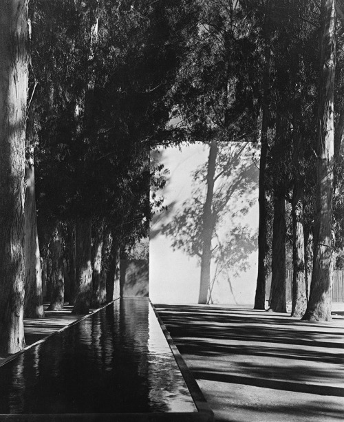 wmud:luis barragán - plaza del bebedero de los caballos, mexico state, 1958-62