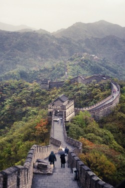 r2–d2:  The Great Wall by (Dicky Chalmers)