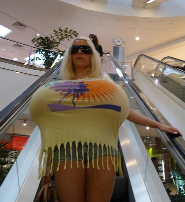 darkersideofthestone:  aguy36:  Beshine ~ Mayra HIlls  The New Average 