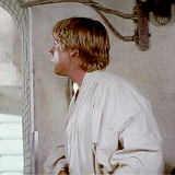 marthajefferson:  In A New Hope, Luke’s all-white clothes make a stark contrast