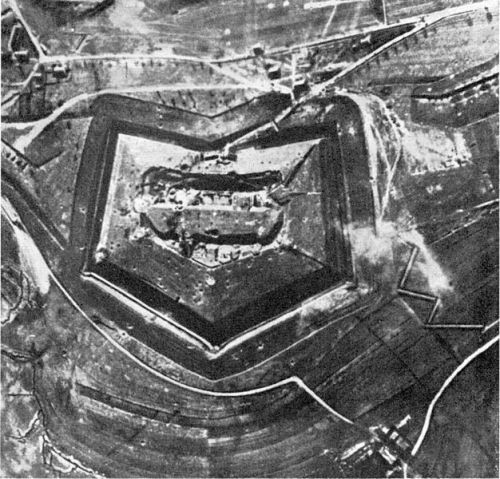 How it took one German soldier to capture Fort Douaumont,Constructed in the 1890’s, Fort Douau