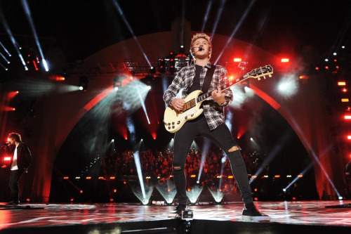 direct-news:  First Look: One Direction Celebrates ‘Four’ in NBC TV Special (airs December 23, 2014) 
