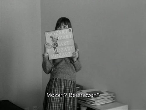 bellsandforks:Bruno et son calendrier classiqueLe Petit Soldat (1960), dir. Jean-Luc Godard