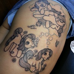 bluefiretattoo:  #mylittlepony #cartoon #scissoring  I should reblog this now so i can close the tab. I love this :D Such not-so-innocent dreams&hellip;