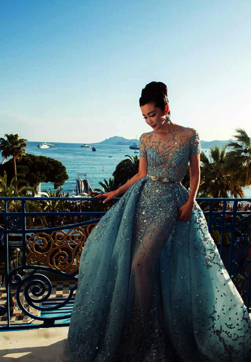 sheholdsyoucaptivated:fedorrable:Li BingBing at the Grand Hyatt Cannes Hotel Martinez during the 68t