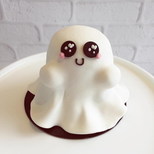 cgl-graphics:  ghost mini cake