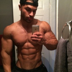 drwannabe:  Raciel Castro 