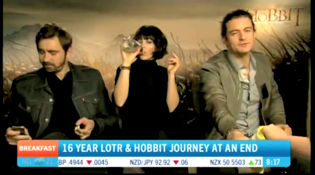 captain-chris-pike:  foreverfacepalming:  sanverscorp: Vodka and Popcorn | Party!Elves
